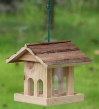 Samostojeća drvena hranilica za ptice